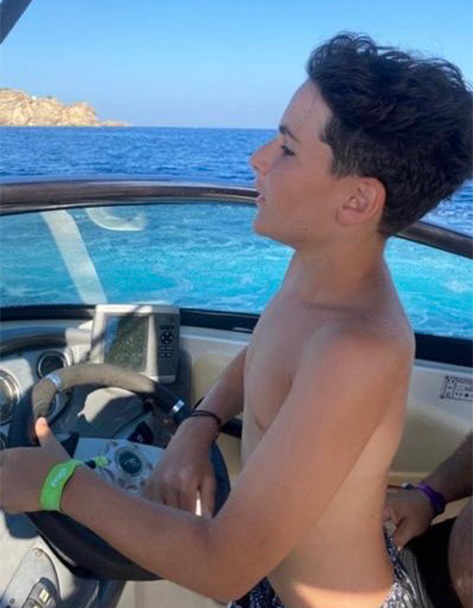 61ded8f2-79fd-4321-a702-7bb3858fe8af